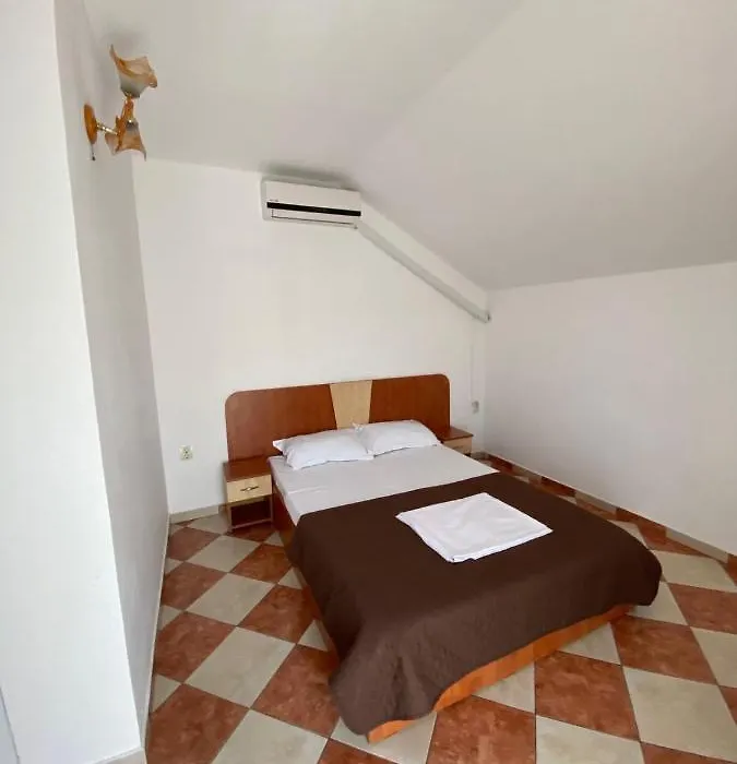Camere de inchiriat CASA PRINTESA-1